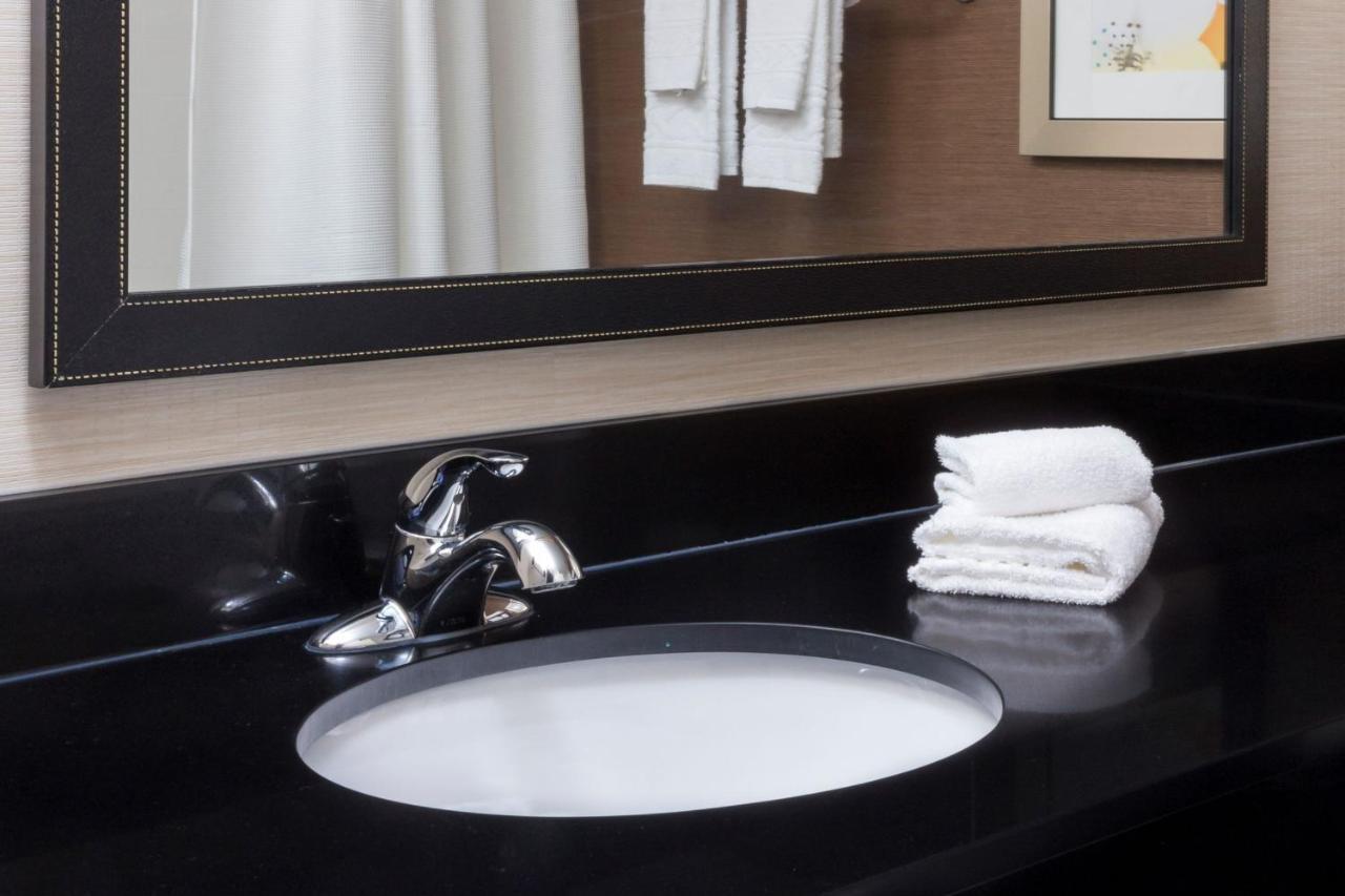 Fairfield Inn & Suites Λούμποκ Εξωτερικό φωτογραφία
